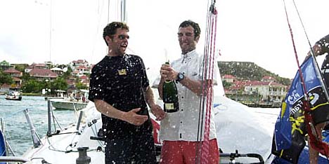 Le champagne de la victoire pour Nicolas (à gauche) et Armel